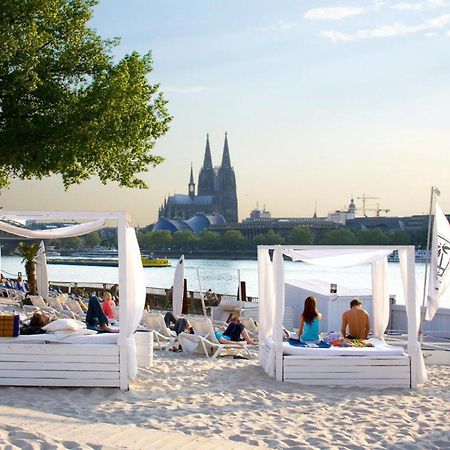 Sunset - Du, Deine Truppe Und Eine Einzigartige Stadt - Cologne Extérieur photo